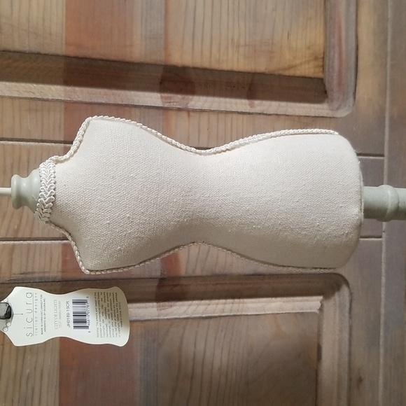 Tre Chic Mannequin Jewelry Holder by Sicura Italian Designs - Picture 8 of 13